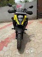 Suzuki v storm with accessories