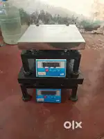 Waying 2 machines100 kgs  good condition new missions urgent sale
