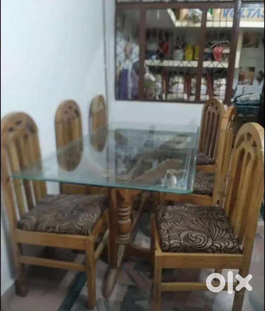 Dining table with 6 chairs