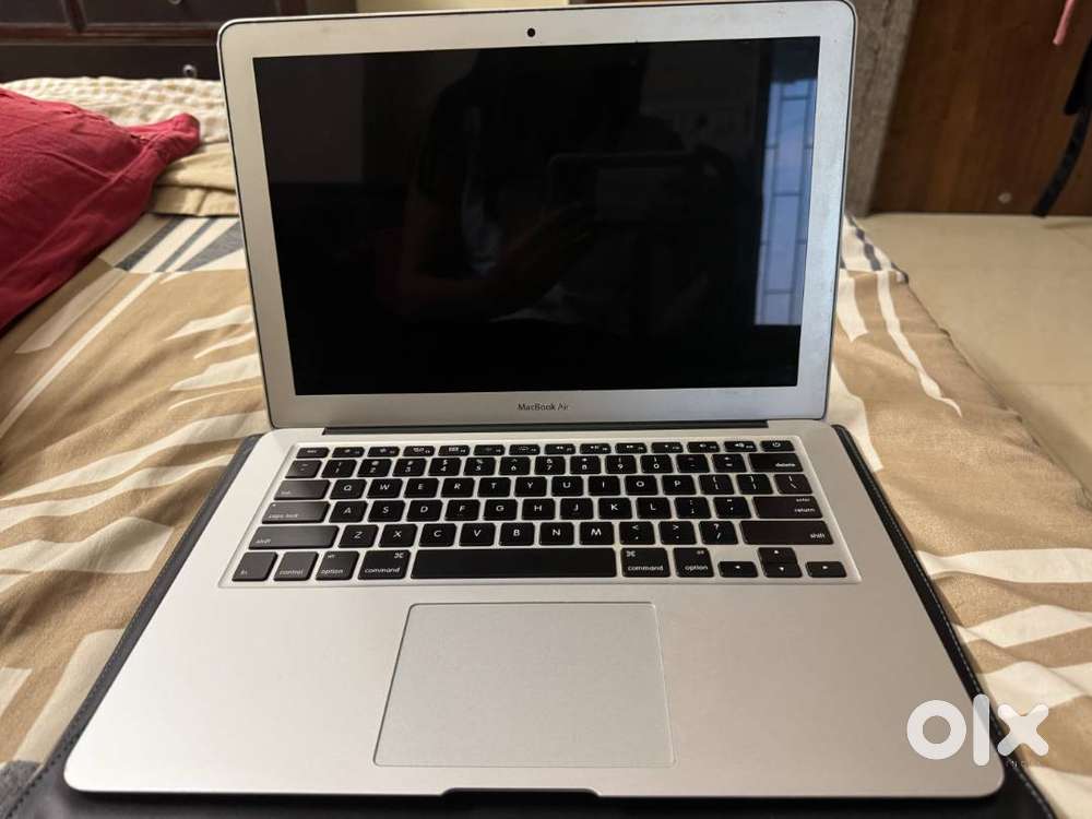Macbook Air 13 inch 2017 model (Silver colour)