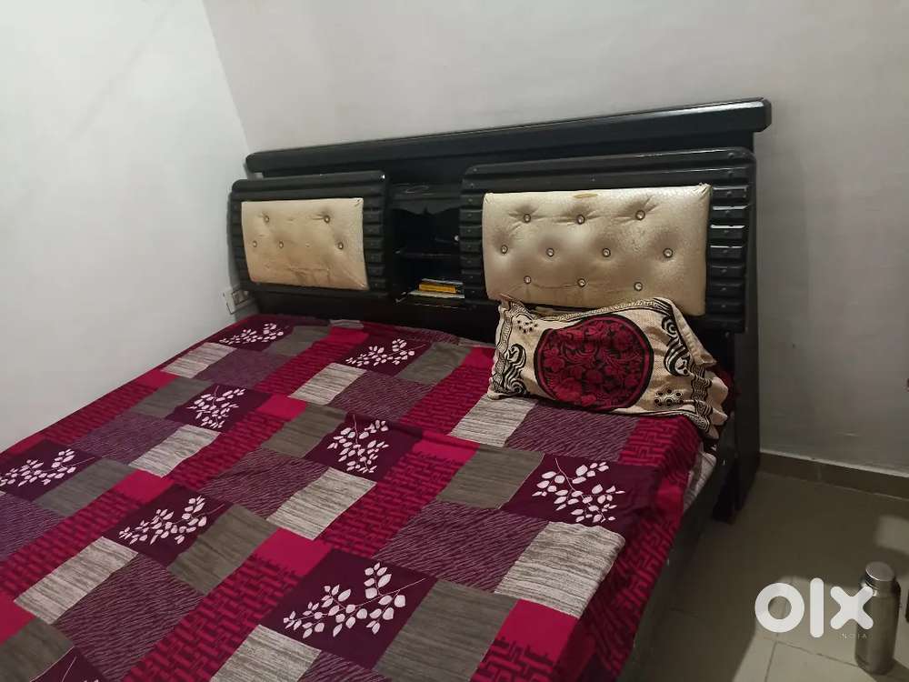 King size Bed 6*6.5 with Ortho Pro Spring mattress.