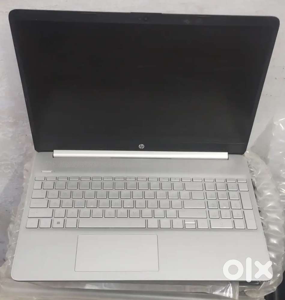 HP core i5 12th gen 8GB 512 SSD