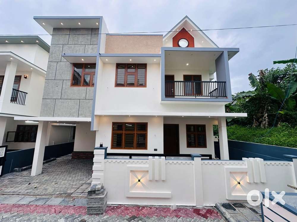 Kakkanad Pukkattupady Kizhakkambalam 20/20 panchayat 3 BHK villa