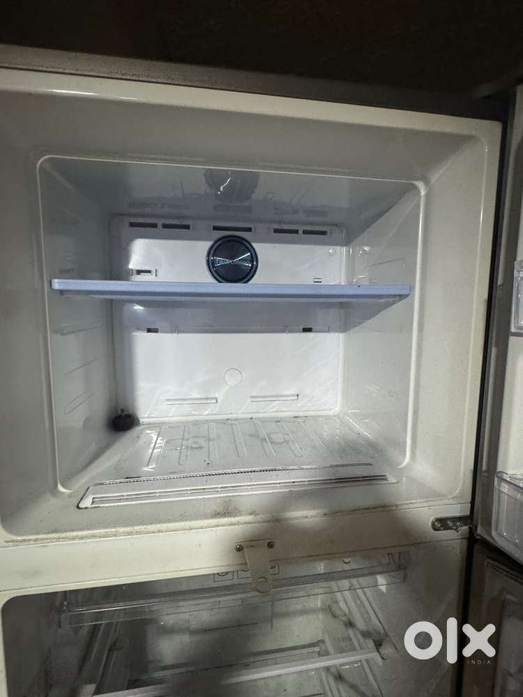 Samsung Refrigrator top condition