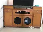 TV STAND WITH STORAGE SPACE