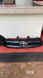 Innova crysta GRILL original piece no damage