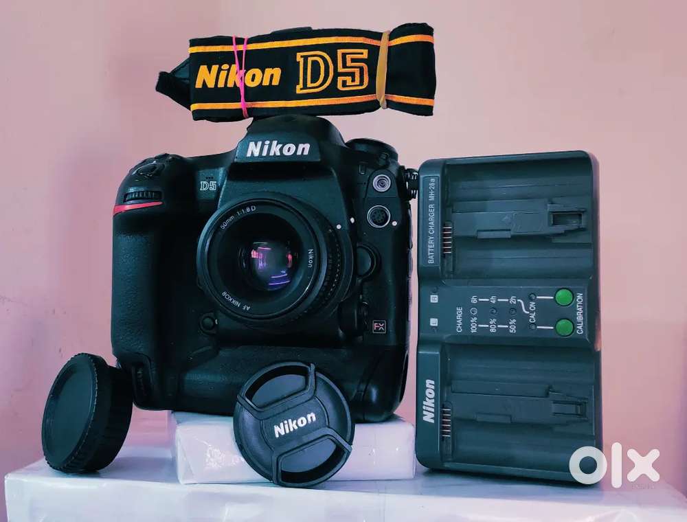NIKON D5 4K DSLR CAMERA BODY + Nikon AF 50mm f 1.8 D ED Lens + CHARGER