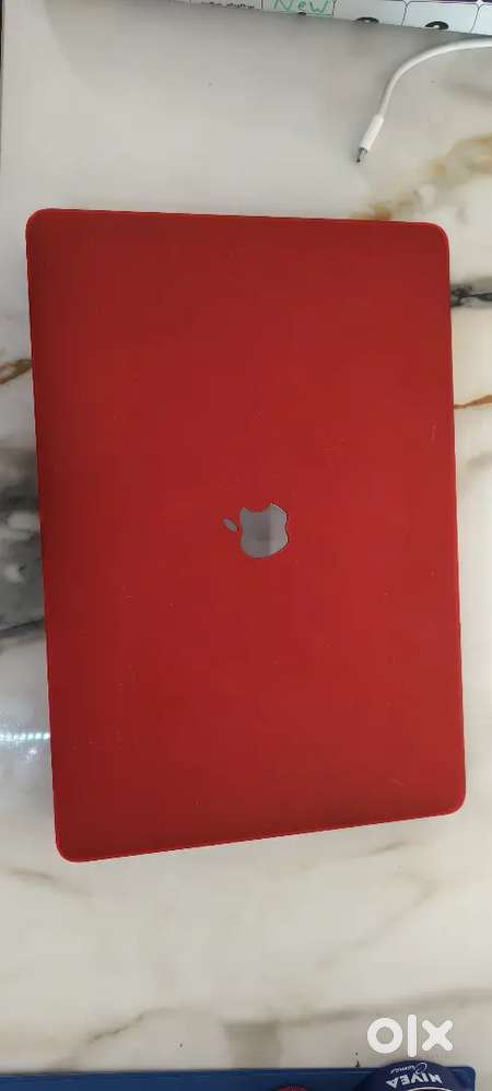 MacBook Pro 15 (Core i7, 16GB RAM, 250GB SSD) – Excellent Condition