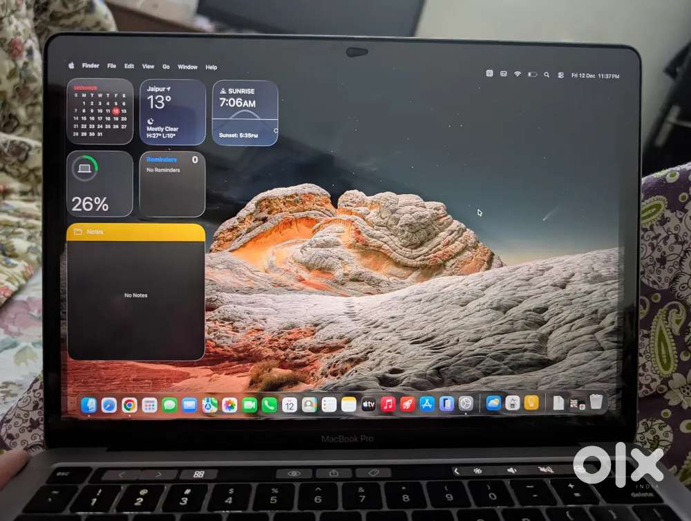 Macbook pro m2 touch bar 512 gb