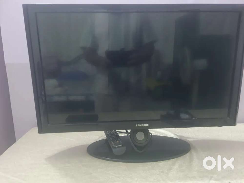 Samsung 30inch TV with built-in speaker