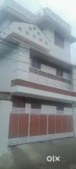 House with 3 small bedrooms & 1 big bedroom. Parking for small car.