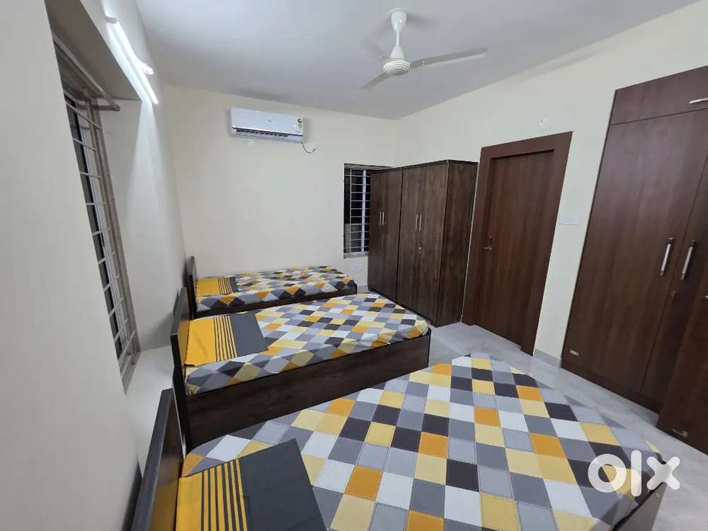 Premium Girls PG Near KIIT & Infocity – AC & Non-AC Rooms Available!