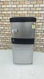 Inverter samsung very clean condition silver and black single doorf
