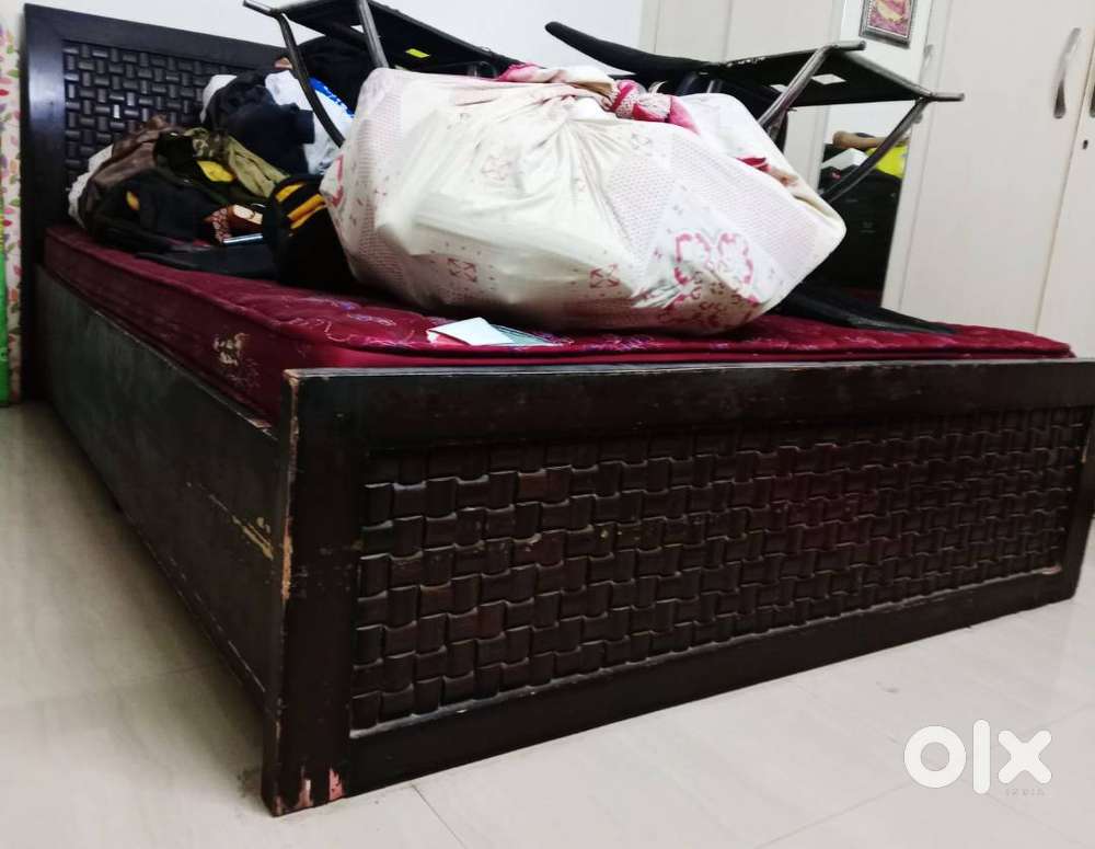 Double Queen Size Bed