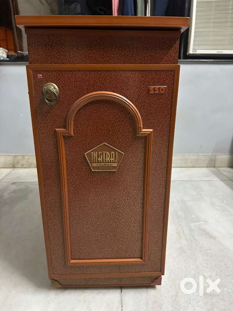 Ghar Ghanti Atta Chakki (Domestic Flour Mill Machine)