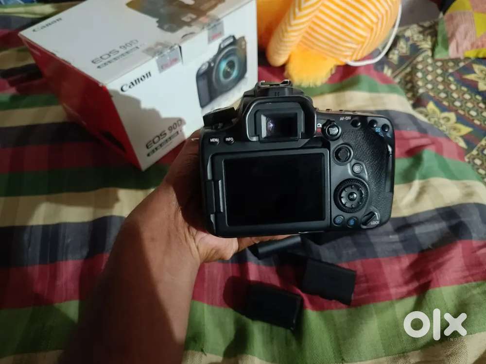 Canon 90d camera