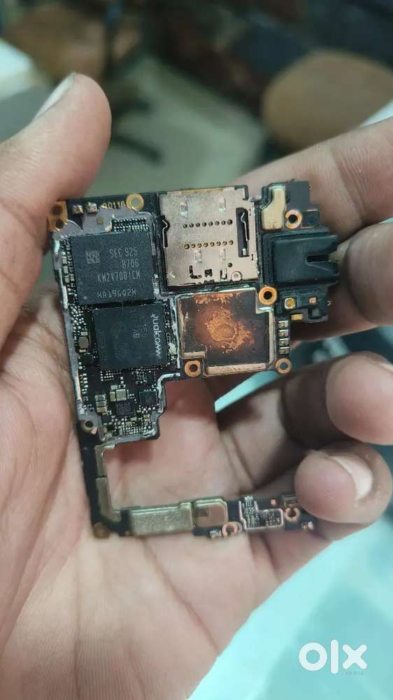 All scrap mobile folders battery and motherboard for good price dm