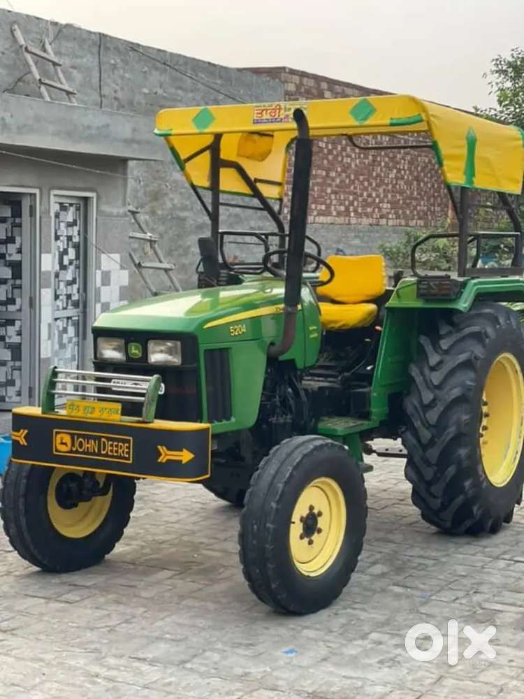 Johndeere 5204 2012 top model  PB number first owner