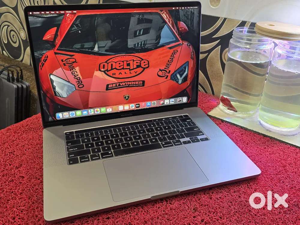 Apple Macbook Pro 2020 i7 16gb 512gb 5.5gb Graphics 16inch Retina