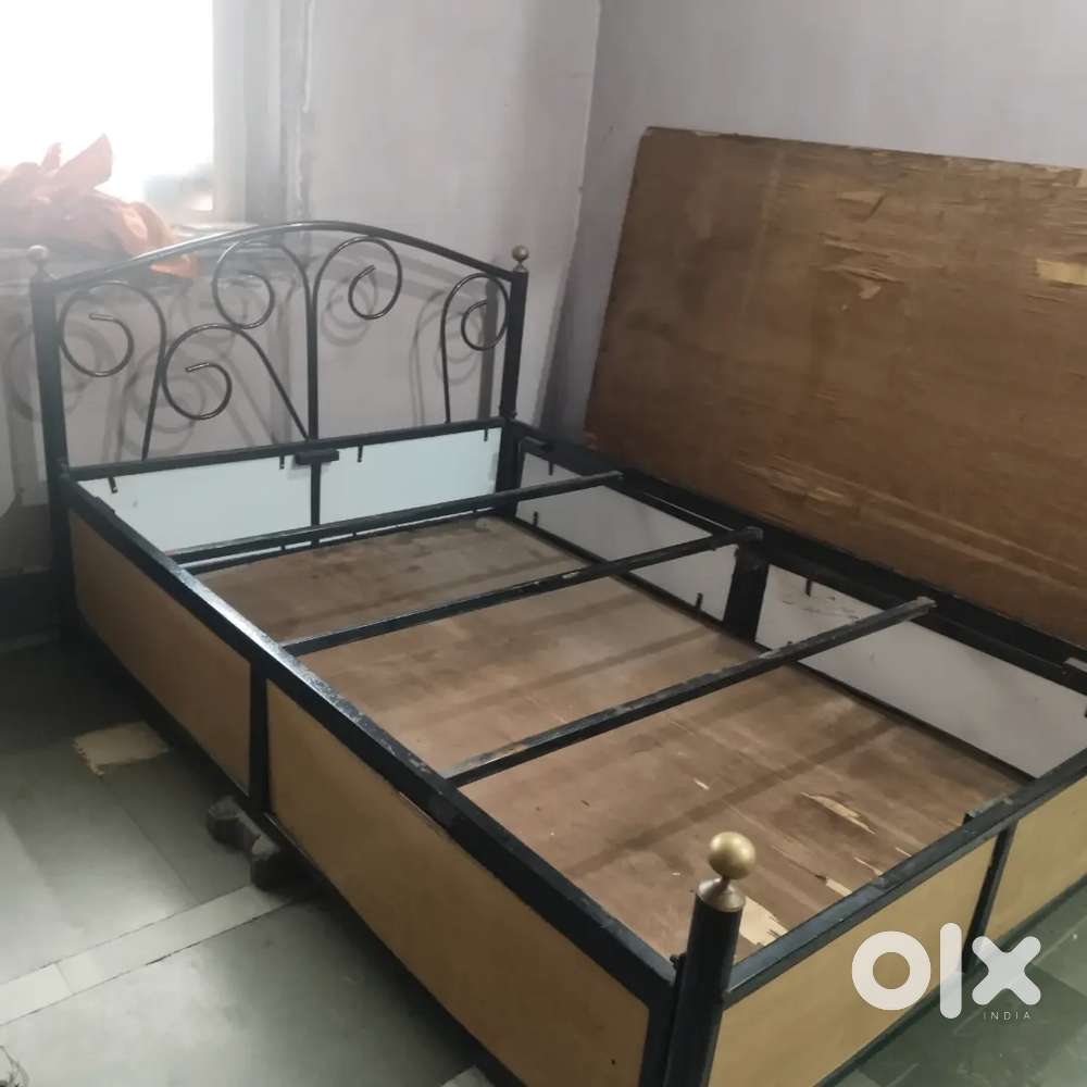Furniture and other house hold items in good condition for resale