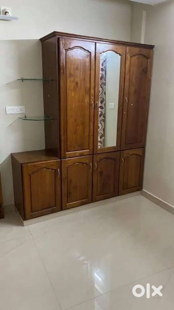 2BHK POSH HOSE FOR RENT IN VELLAYAMBALA NR ALTHARA TEMPLE