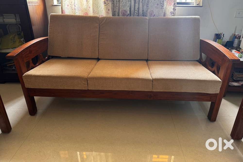 Sofa and centre table for sale