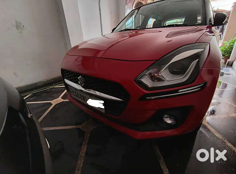 Maruti Suzuki Swift zxi plus 07/ 2021  double red/black  sports alloy.