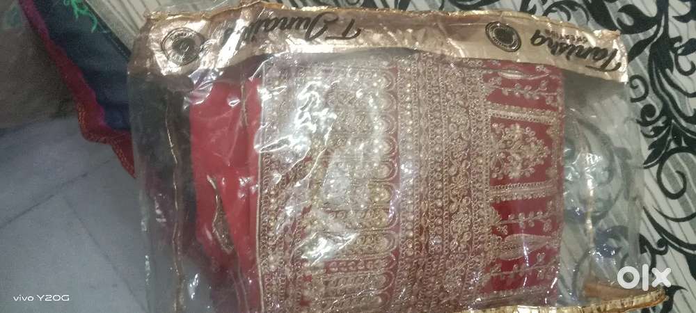 Velvet red lehanga readymade blouse jari work new look  just 1hour use