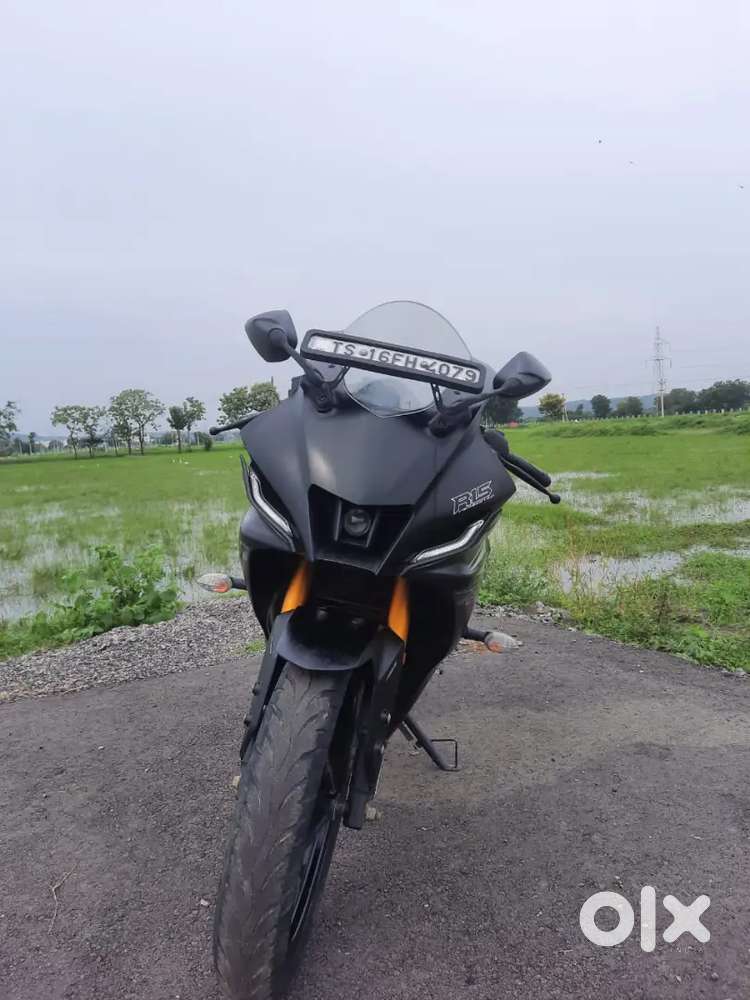 Yamaha R15 V4 dark knight