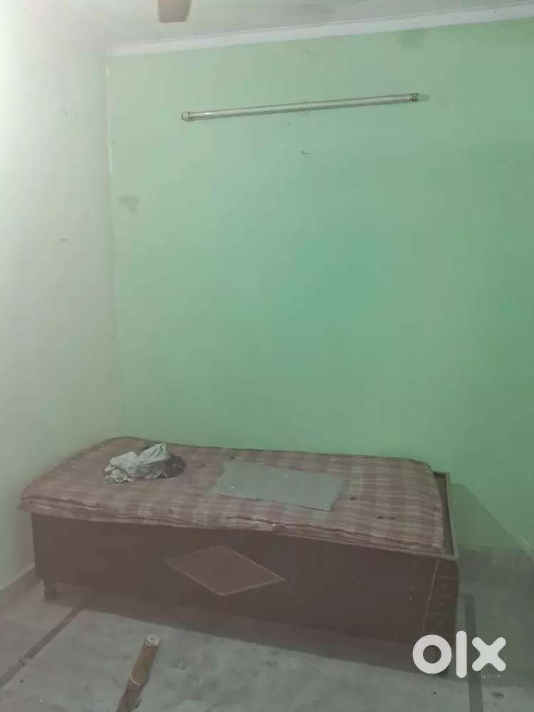 1 RK in baljeet nagar
