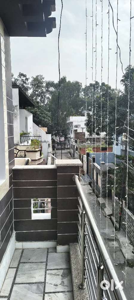 2 Roomset available on rent for family.