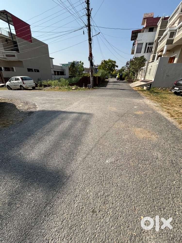 211 sqyd plot for sale