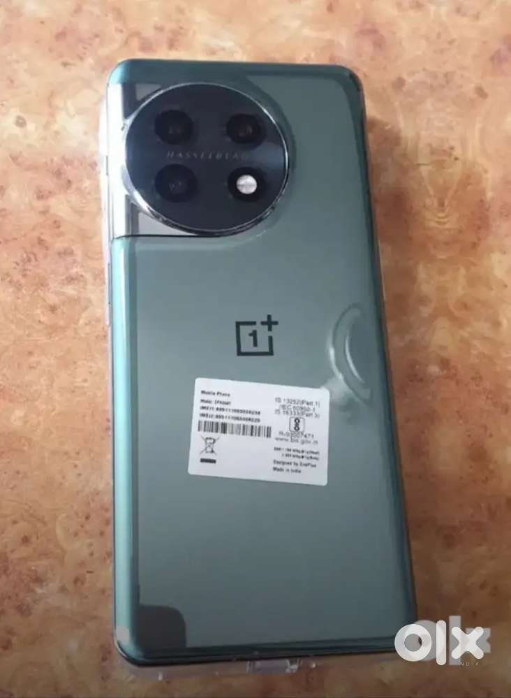One plus 11 (16/256)