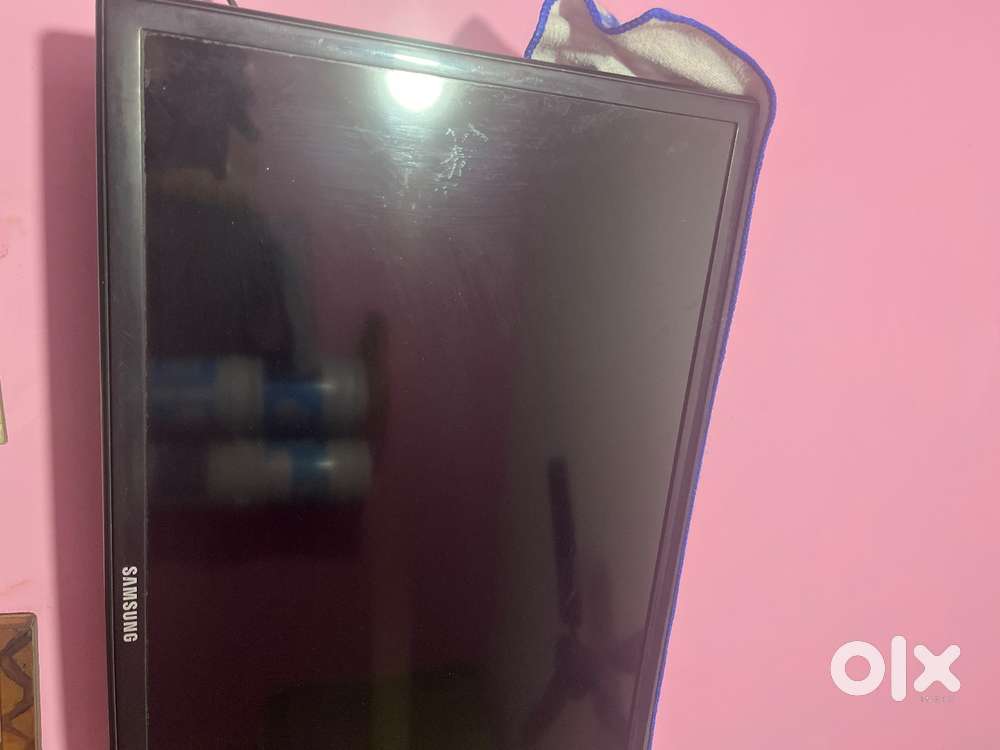 Samsung 24” inch led TV use for monitor or TV in very good condition.