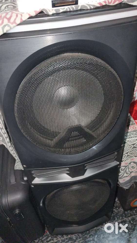 Home theatre 12 inchi full ok condition