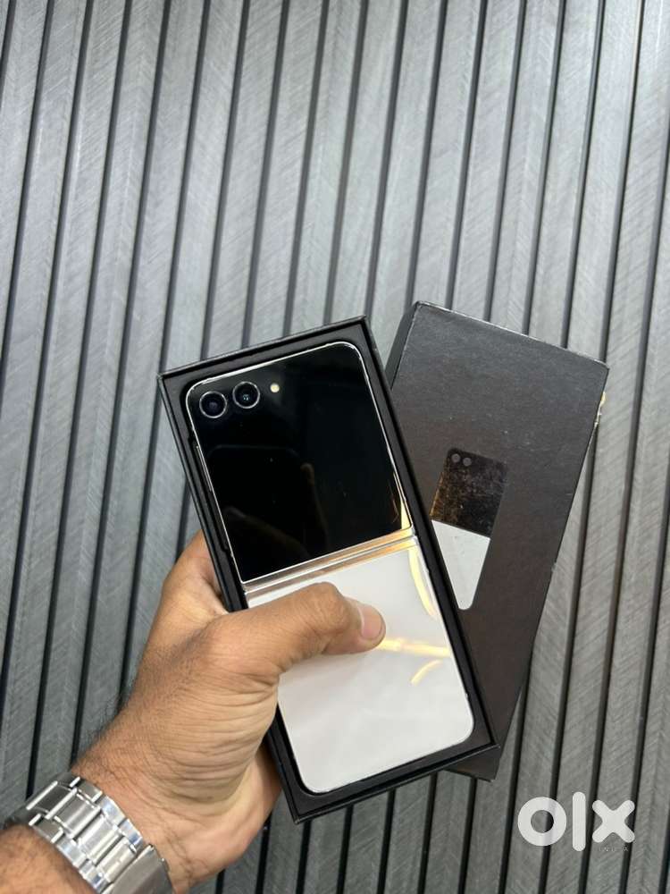 Flip 5 256gb with box