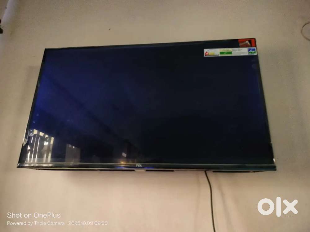 TCL Led Tv 3 month old 32 inch