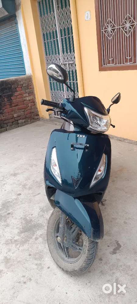 Good condition ,sirf self kharab hai