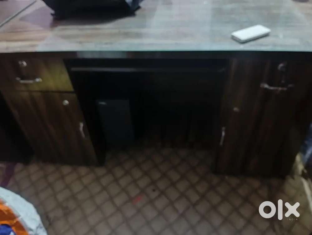 Computer table counter