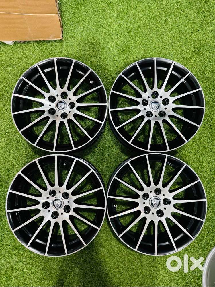 JAGUAR ORIGINAL ALLOY WHEELS 17 INCH (VERY GOOD CONDITION)