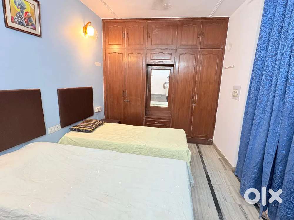 Fully furnished Rooms for males only without food