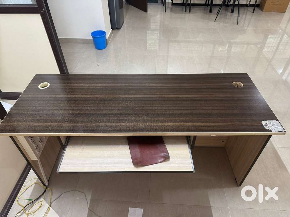 Office work desk with keyboard drawer: