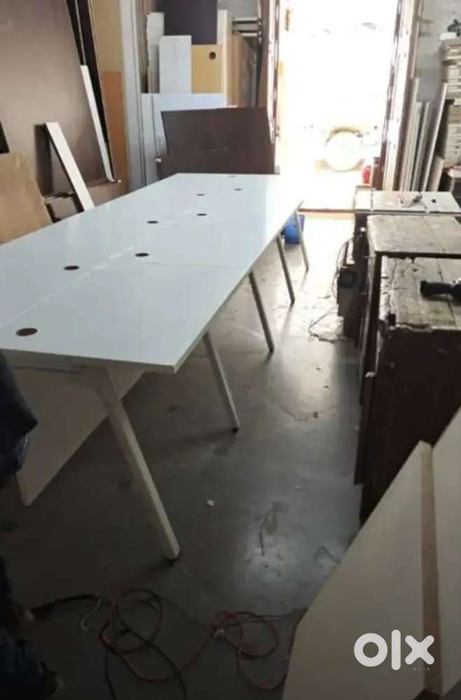Office Workstation Table Facing Each other