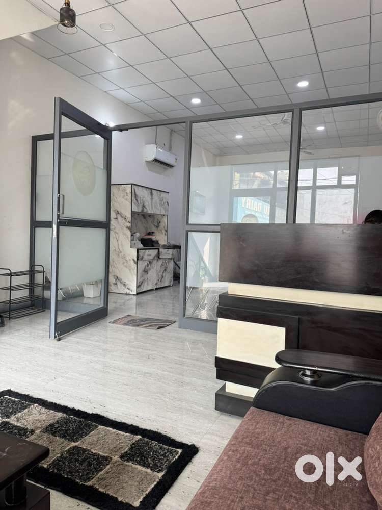 Reception or assistant