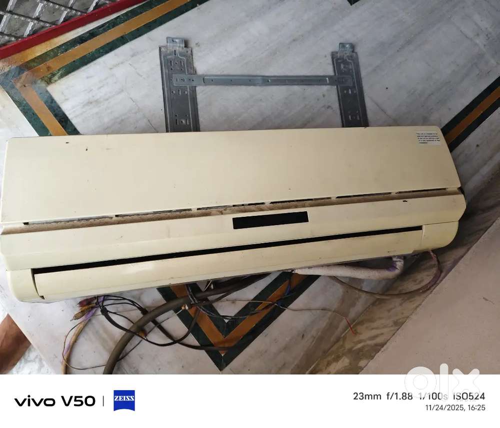 Blue star 1.5 ton 5 star split AC with compressor