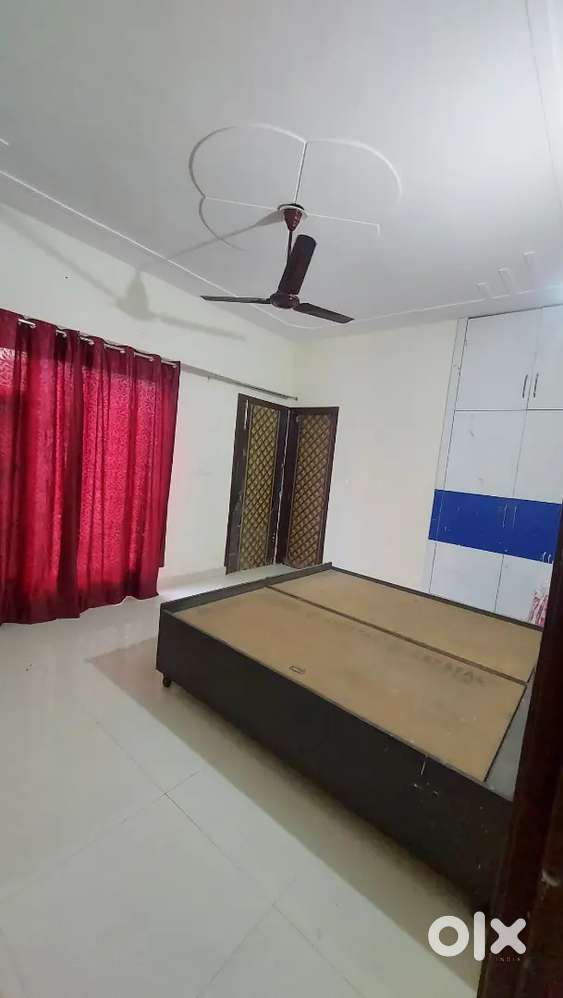 1 bhk with attached bathroom available in 3bhk independent house