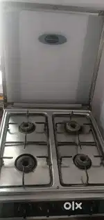 Sunflame 4 burner stove in very good condition.