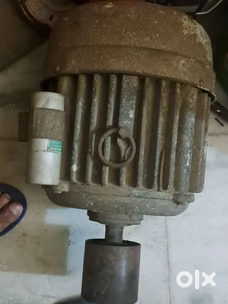 Chakki  ki  motor 3 H.P.  only 3 years old