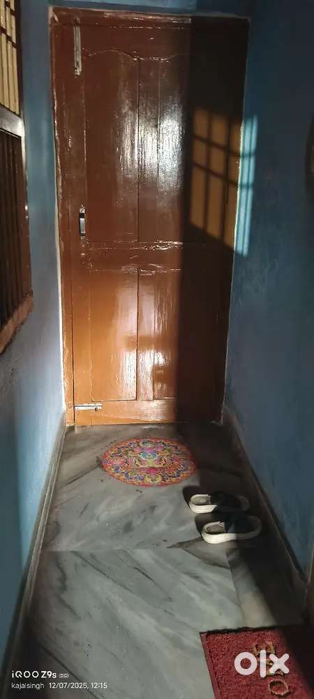 Looking for one female roommate