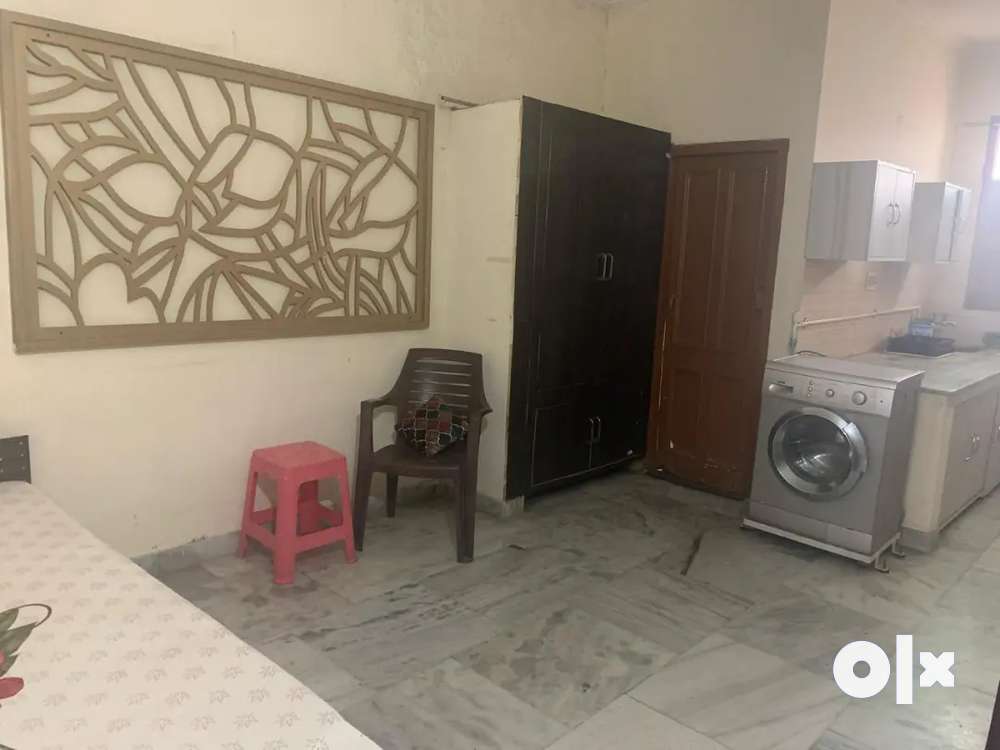 FOR SALE 2BHK MIG FLAT FIRST FLOOR SECTOR 40 CHANDIGARH